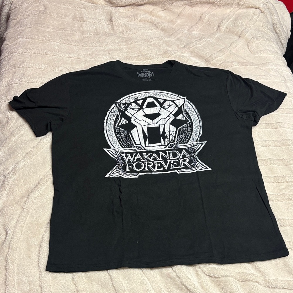 Marvel Black and White Wakanda Graphic Tee